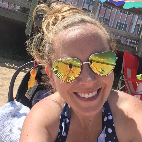 Meet your Posher, Tirzah - Picture 1 of 1